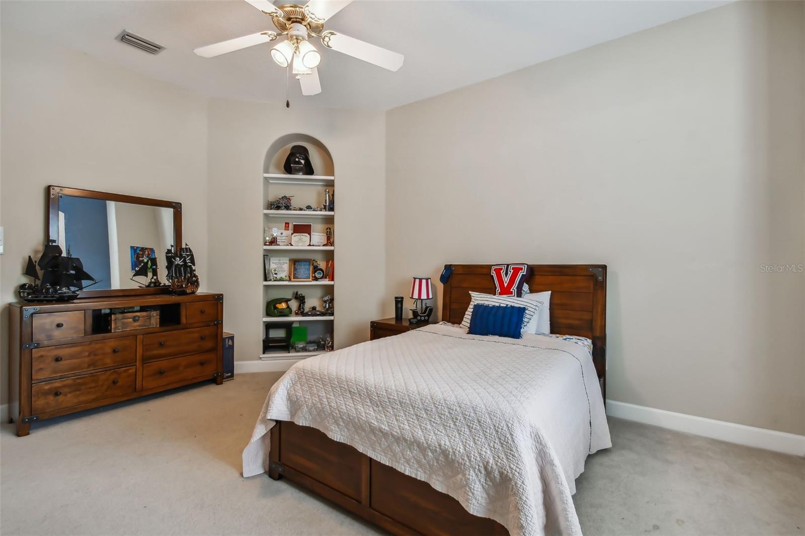 SIGNATURE ESTATES - Residential