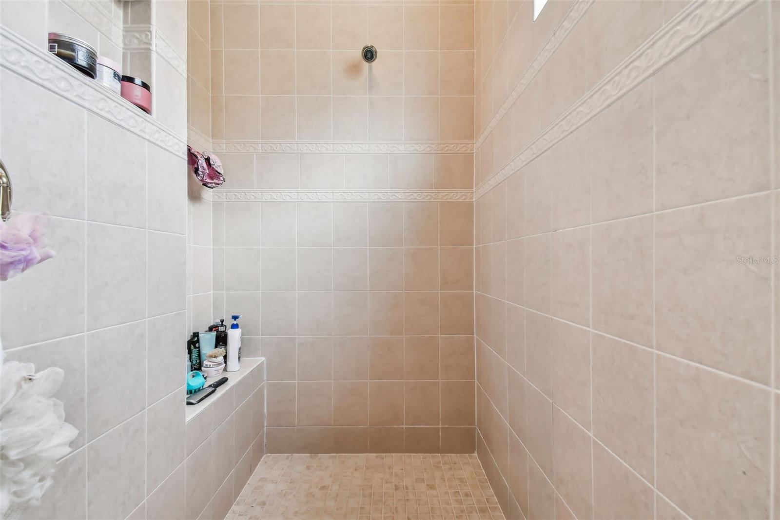 SIGNATURE ESTATES - Residential