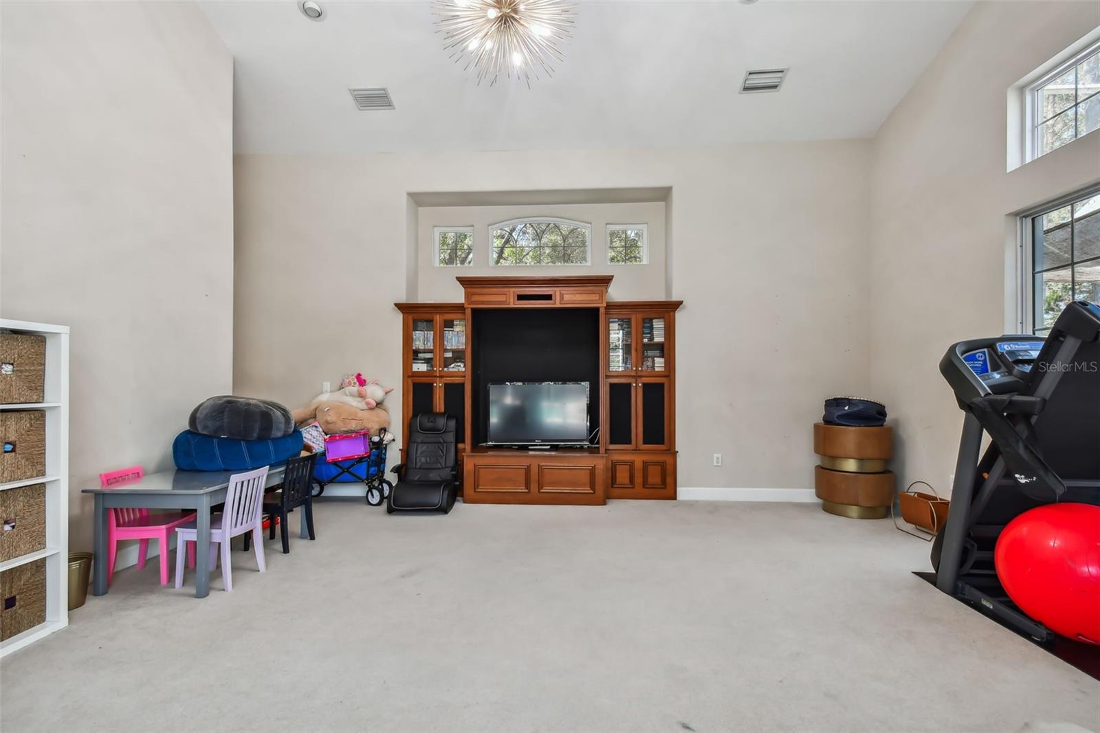 SIGNATURE ESTATES - Residential