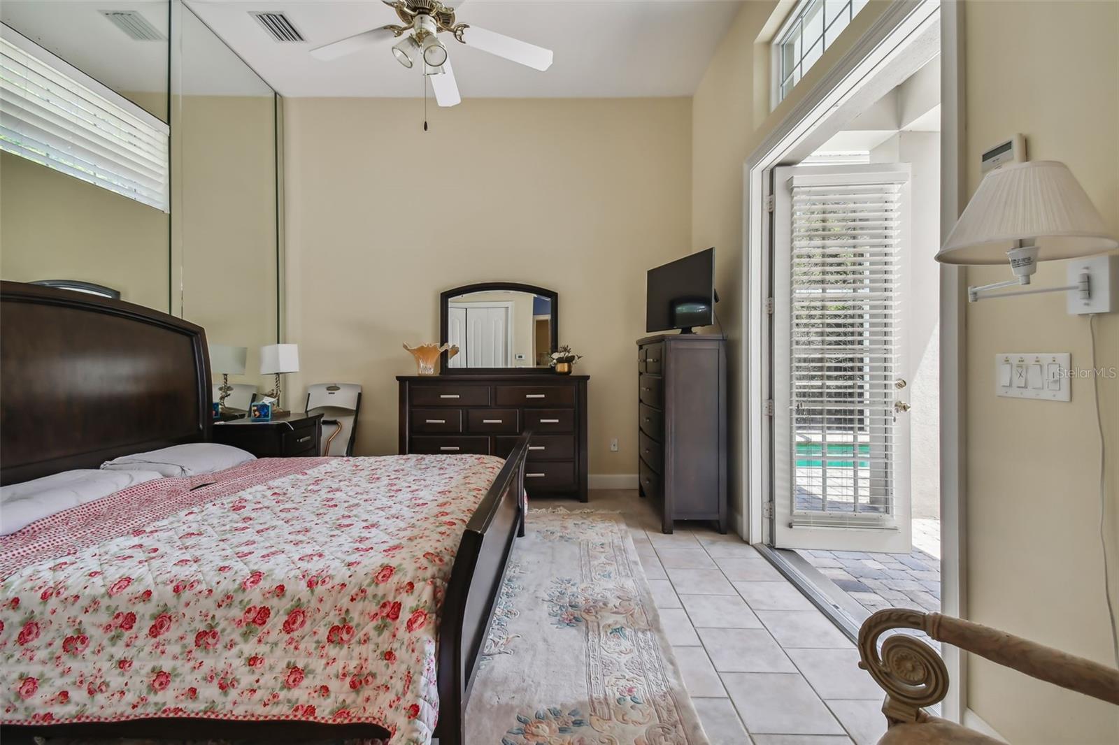 SIGNATURE ESTATES - Residential