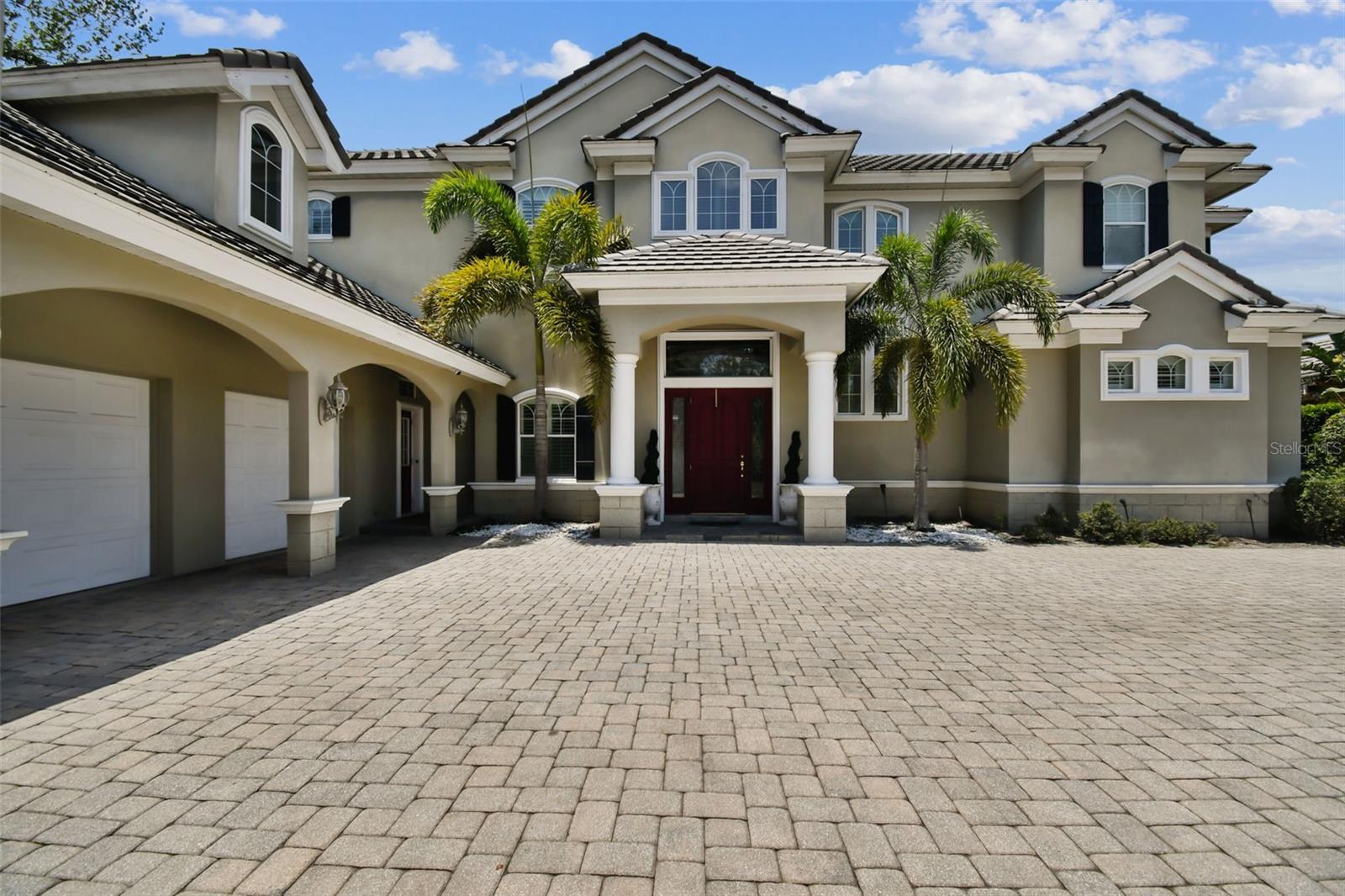 SIGNATURE ESTATES - Residential