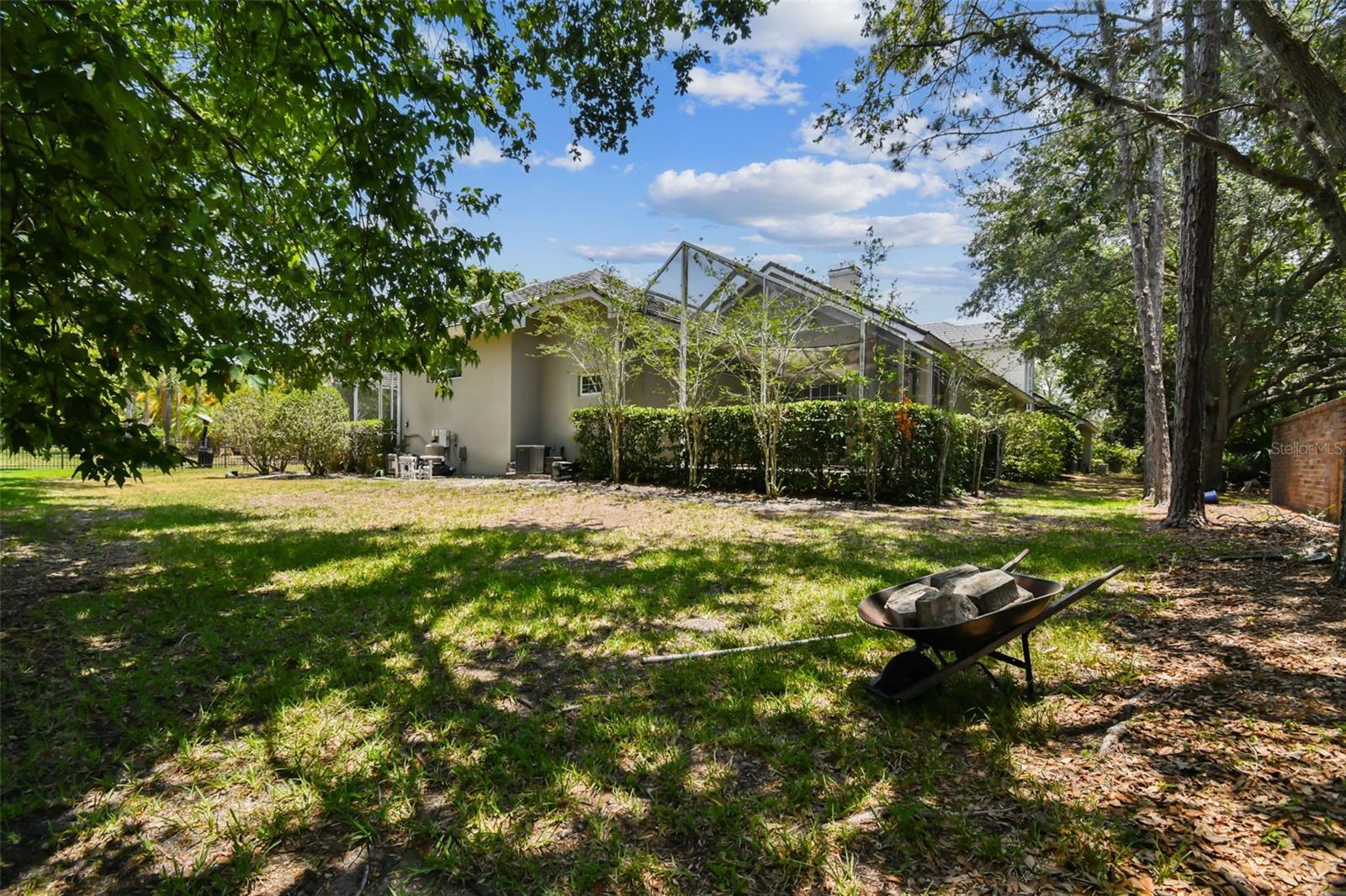 SIGNATURE ESTATES - Residential