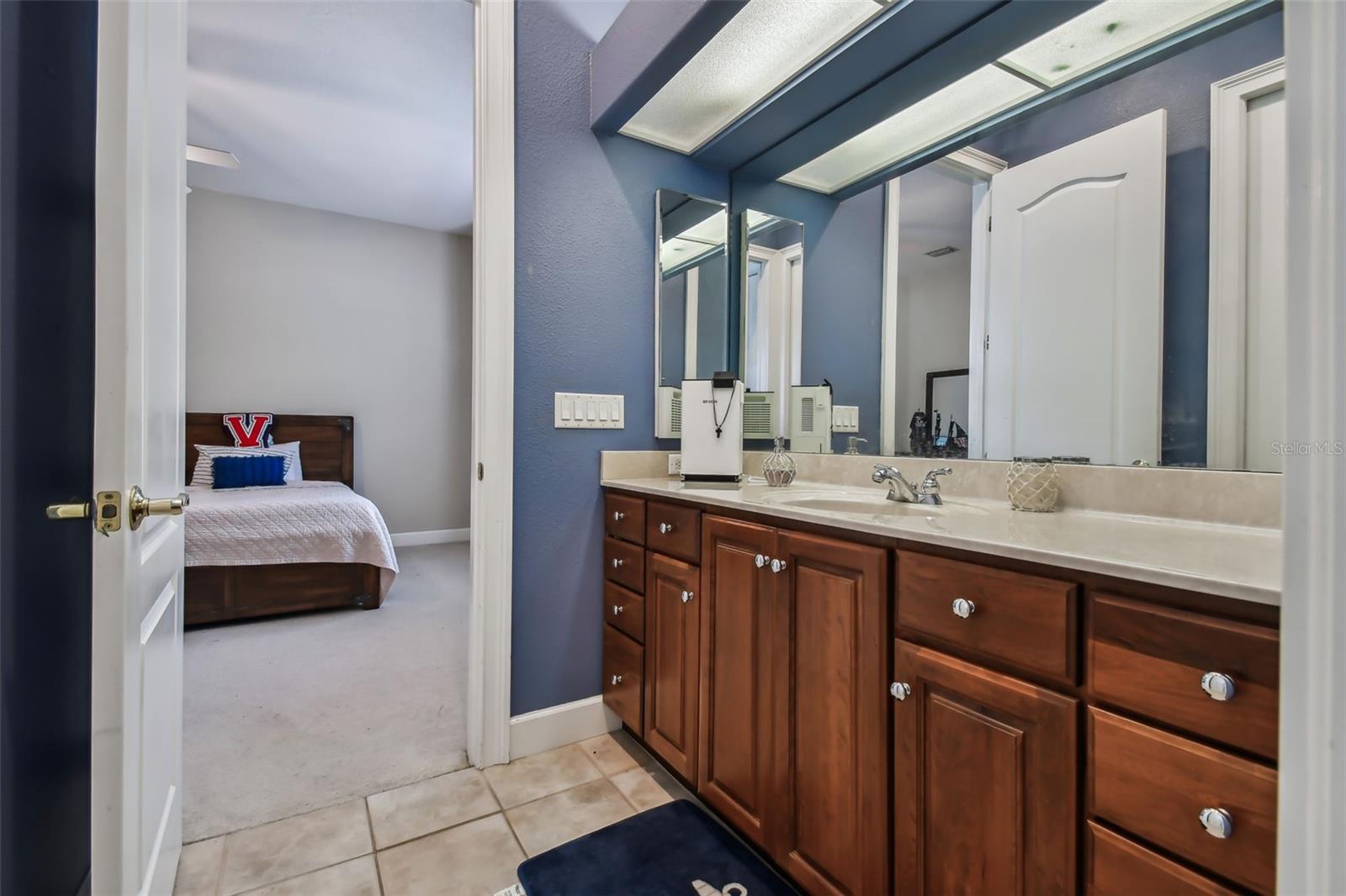 SIGNATURE ESTATES - Residential