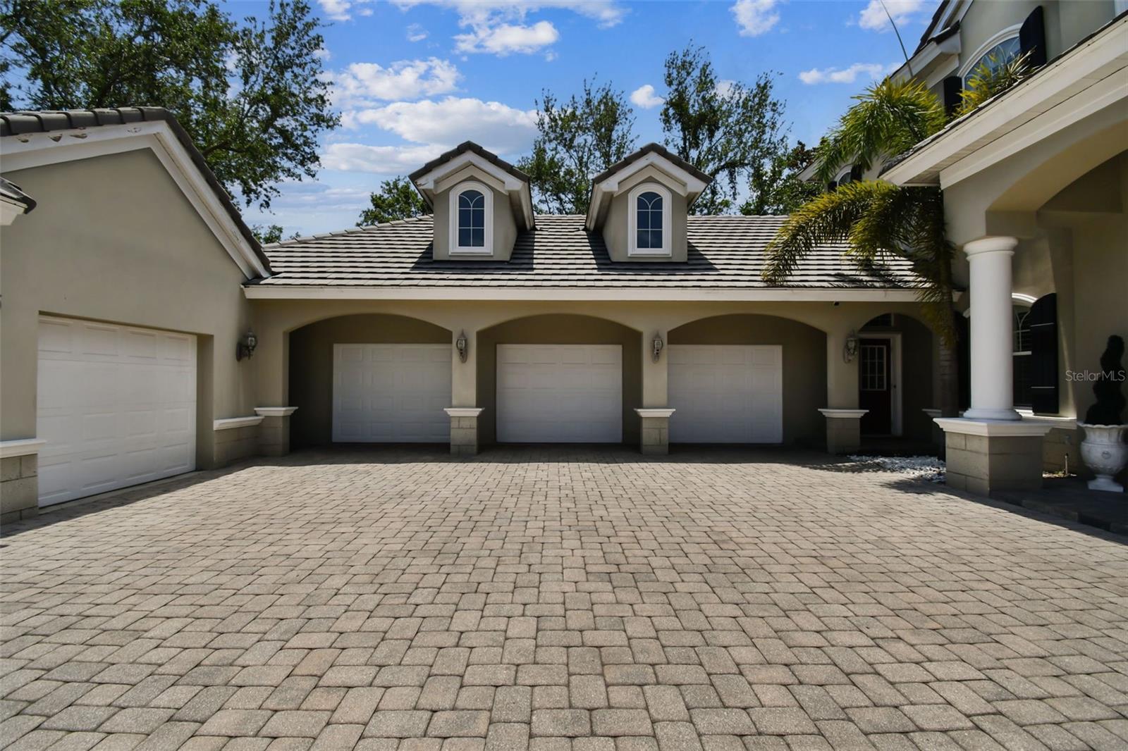 SIGNATURE ESTATES - Residential