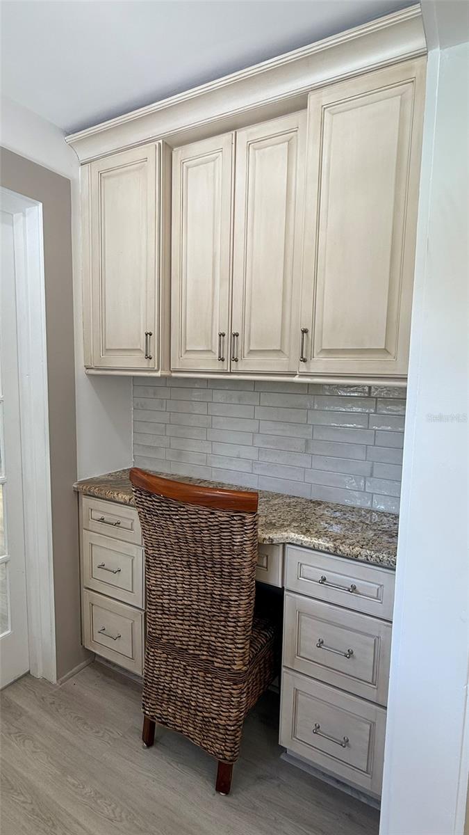 SNELL & HAMLETTS NORTH SHORE ADD - Residential Lease