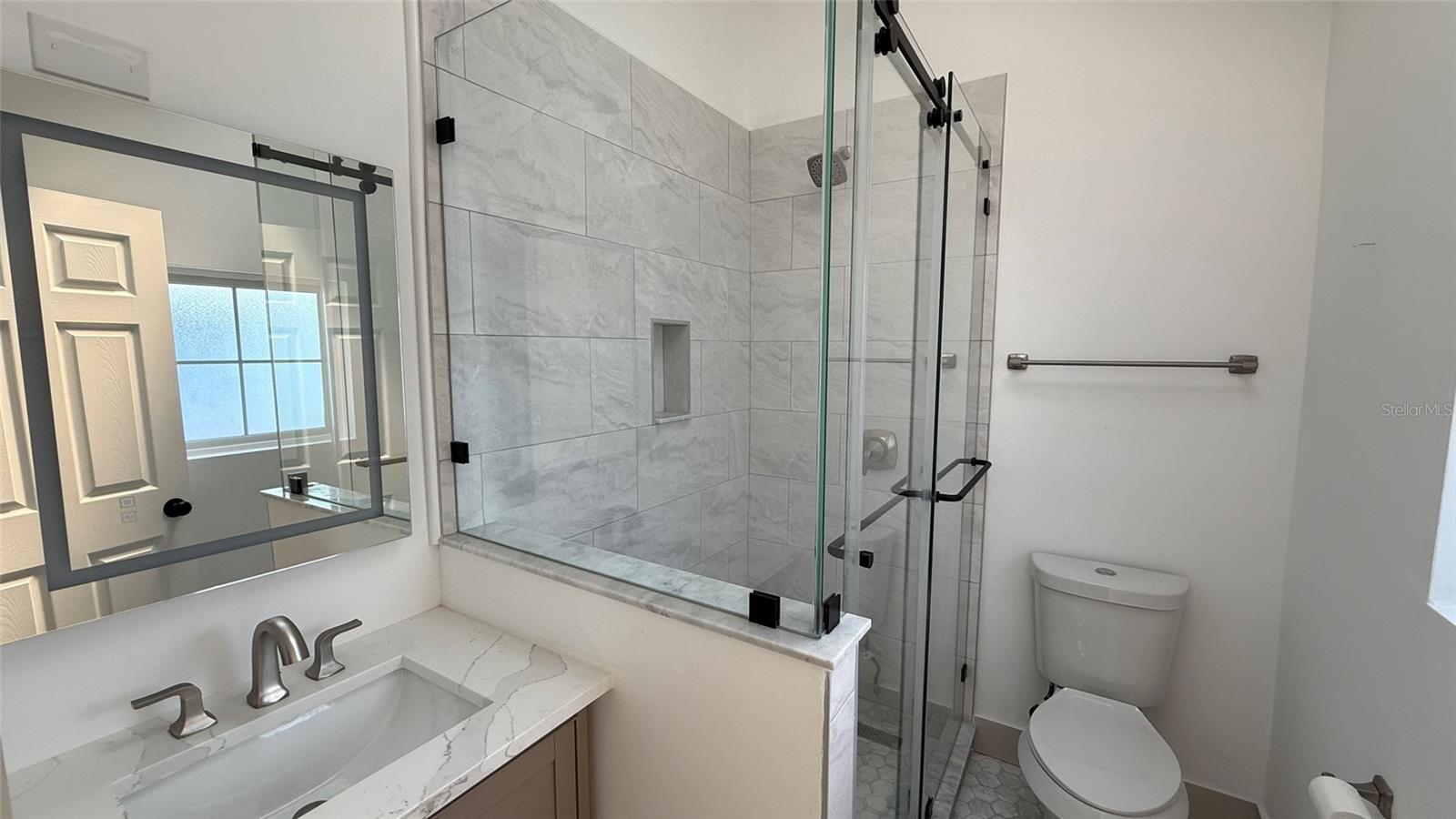 SNELL & HAMLETTS NORTH SHORE ADD - Residential Lease