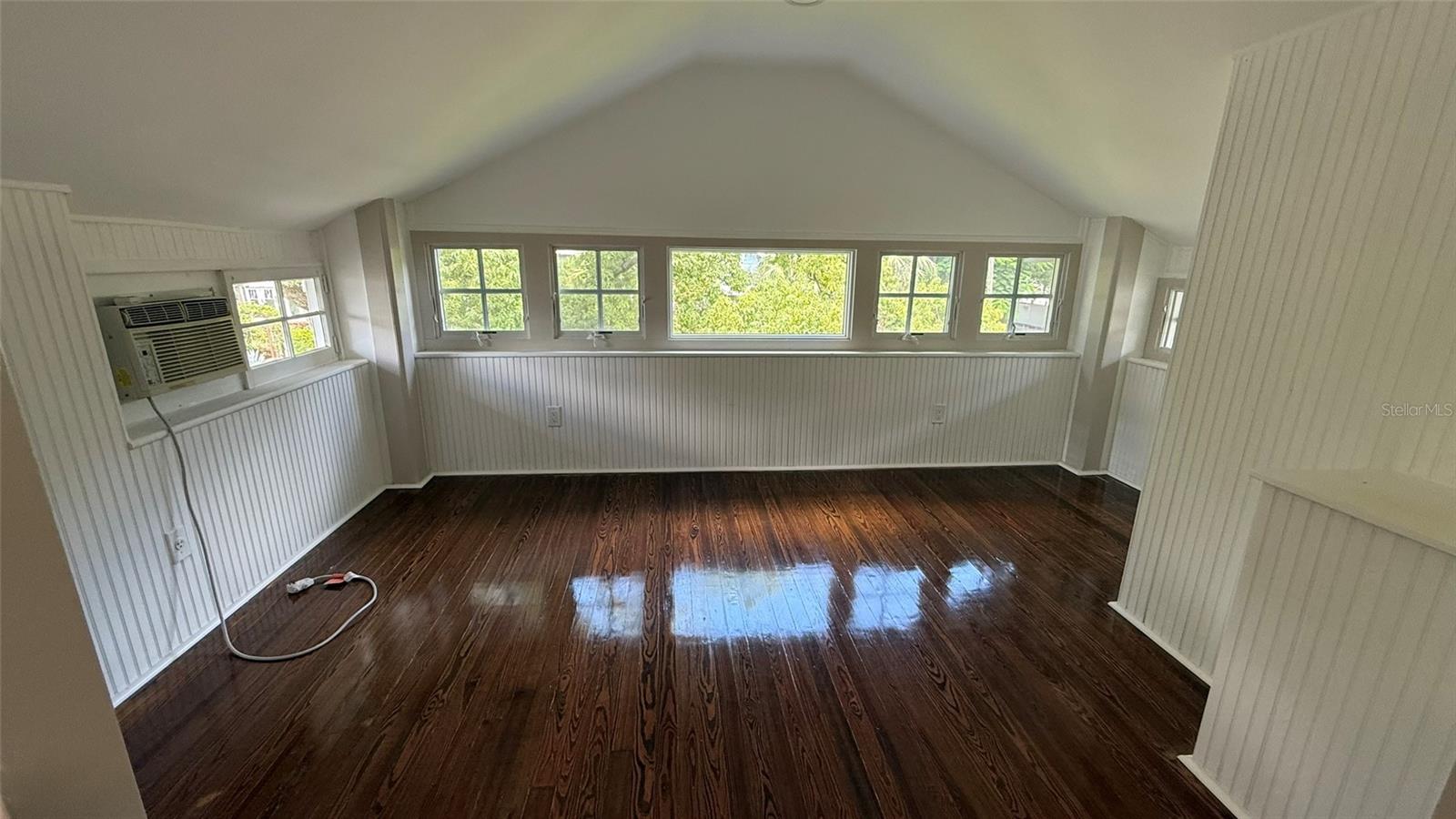 SNELL & HAMLETTS NORTH SHORE ADD - Residential Lease