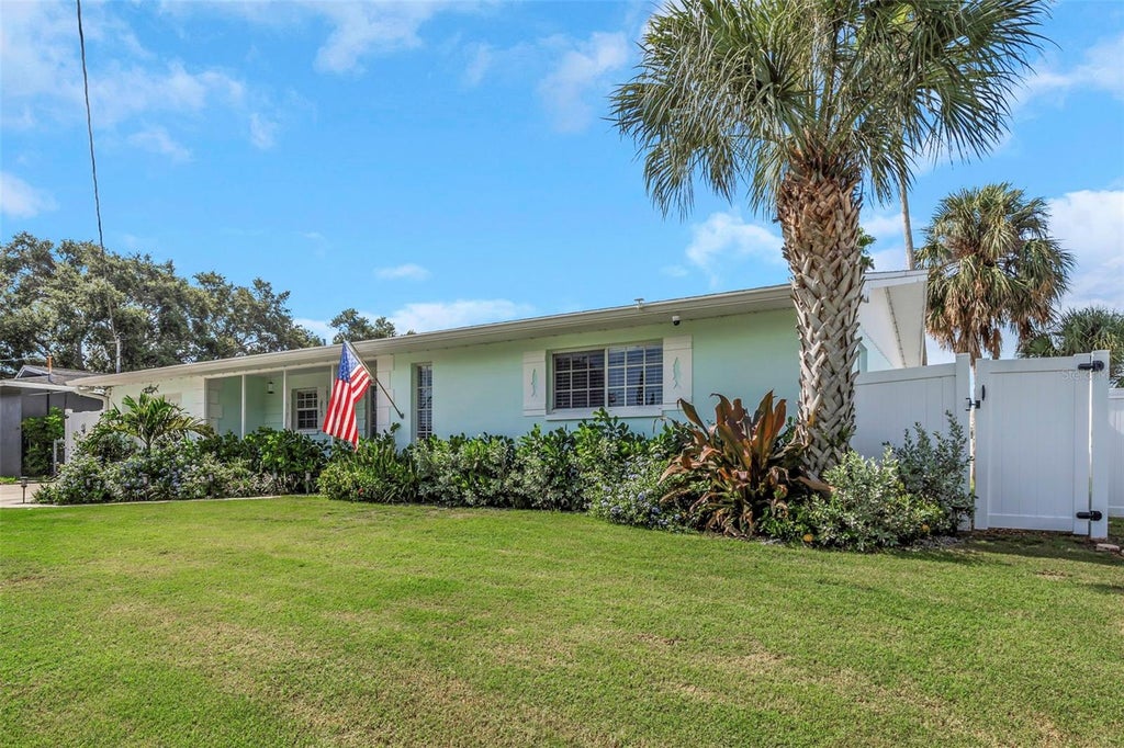 Photo of 1071 Suemar Road, Dunedin, FL 34698 (MLS # TB8551655)