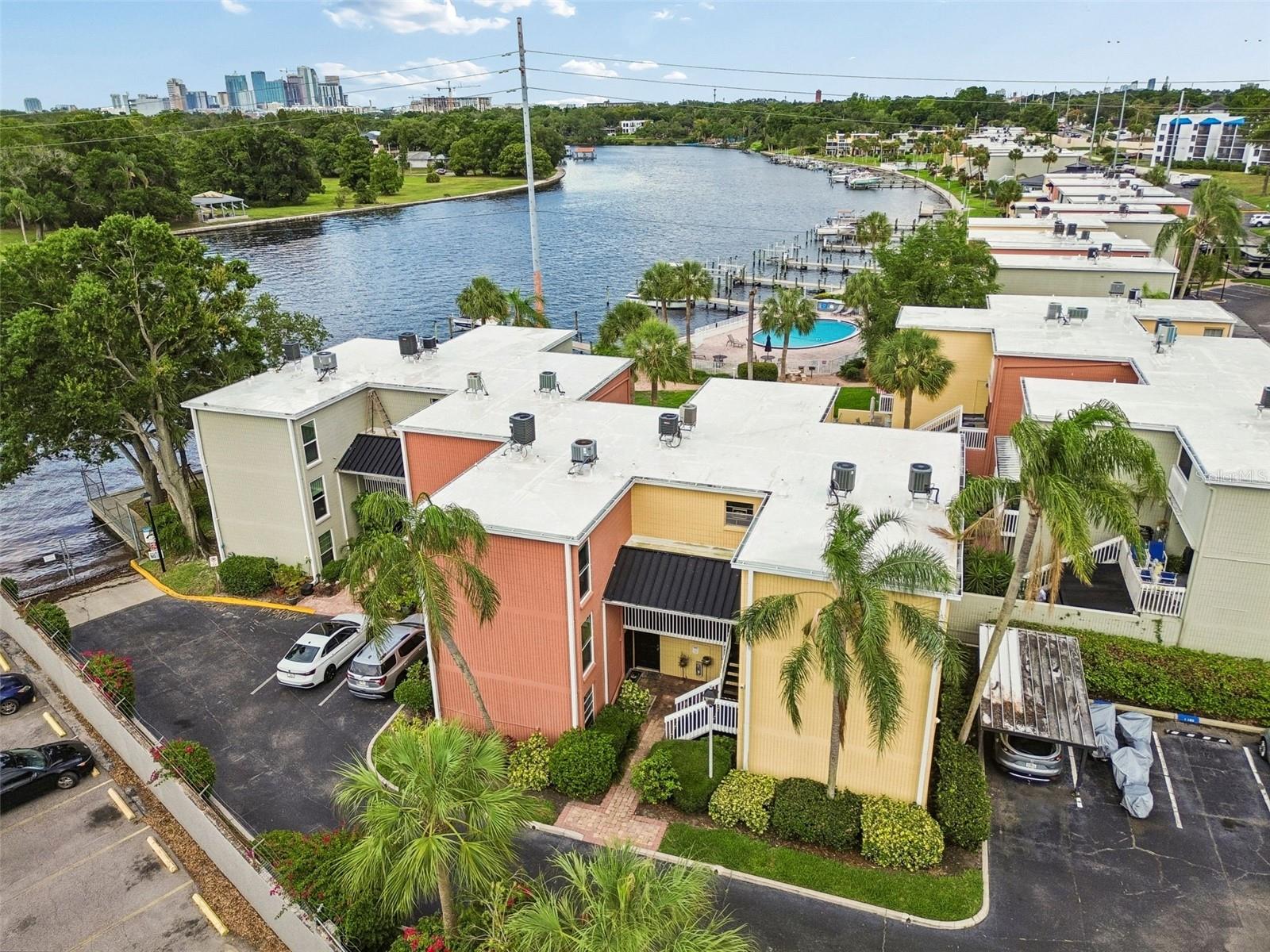 THE MARINA CLUB OF TAMPA A CON - Residential
