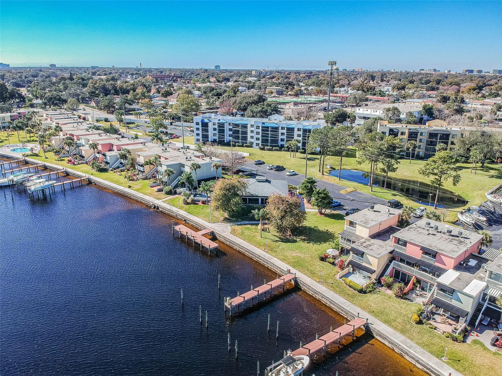 THE MARINA CLUB OF TAMPA A CON - Residential