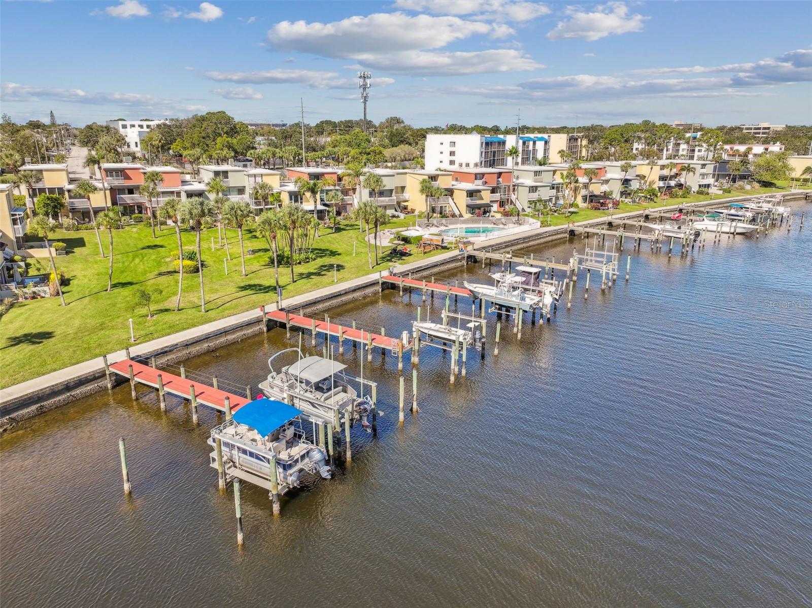 THE MARINA CLUB OF TAMPA A CON - Residential