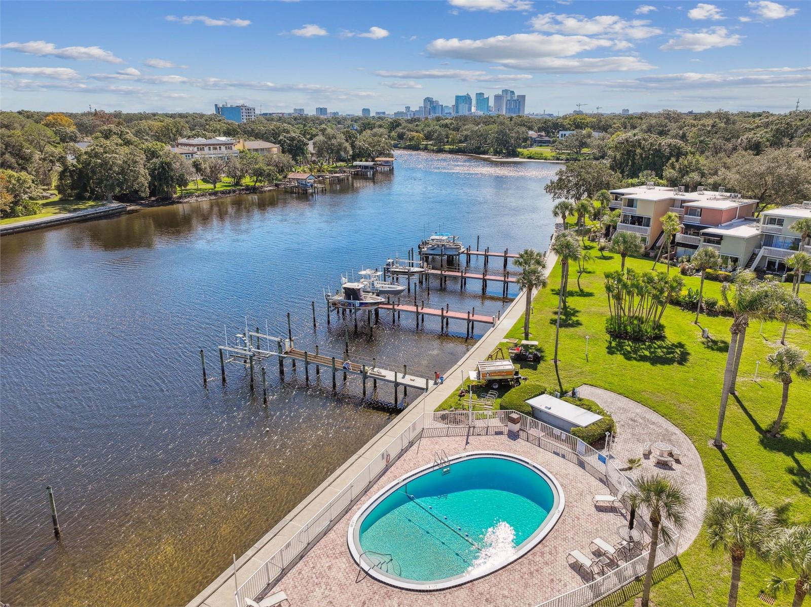 THE MARINA CLUB OF TAMPA A CON - Residential