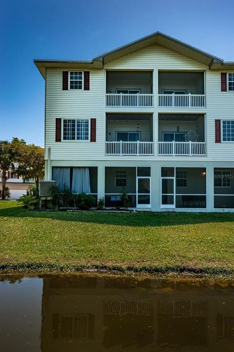 A home in PALMETTO