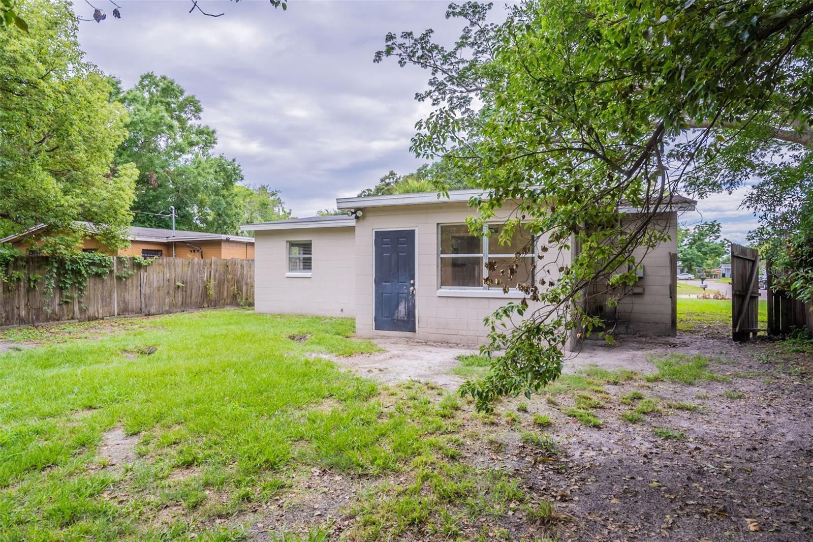 LAKE LAWNE SHORES - Residential