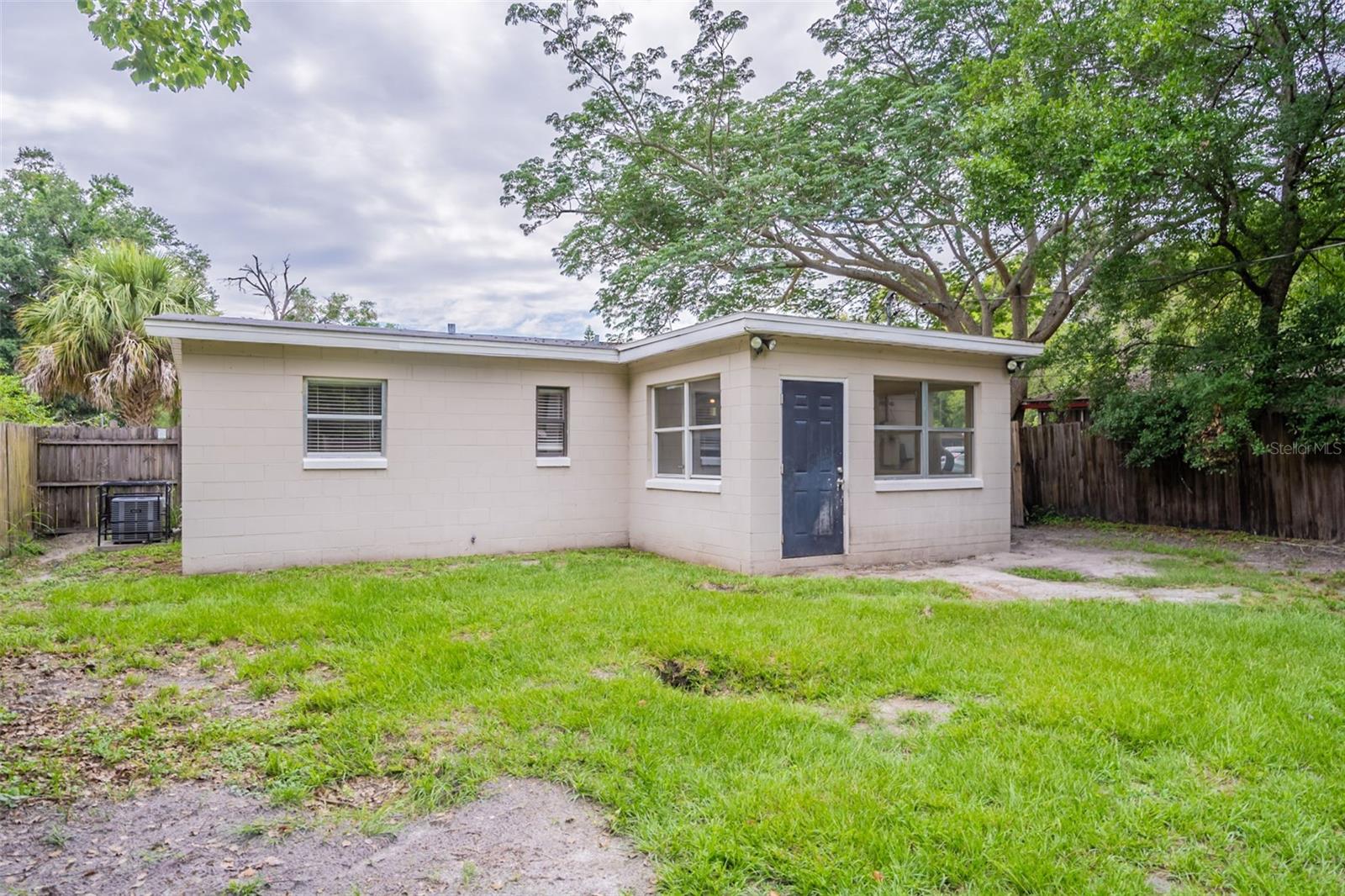 LAKE LAWNE SHORES - Residential