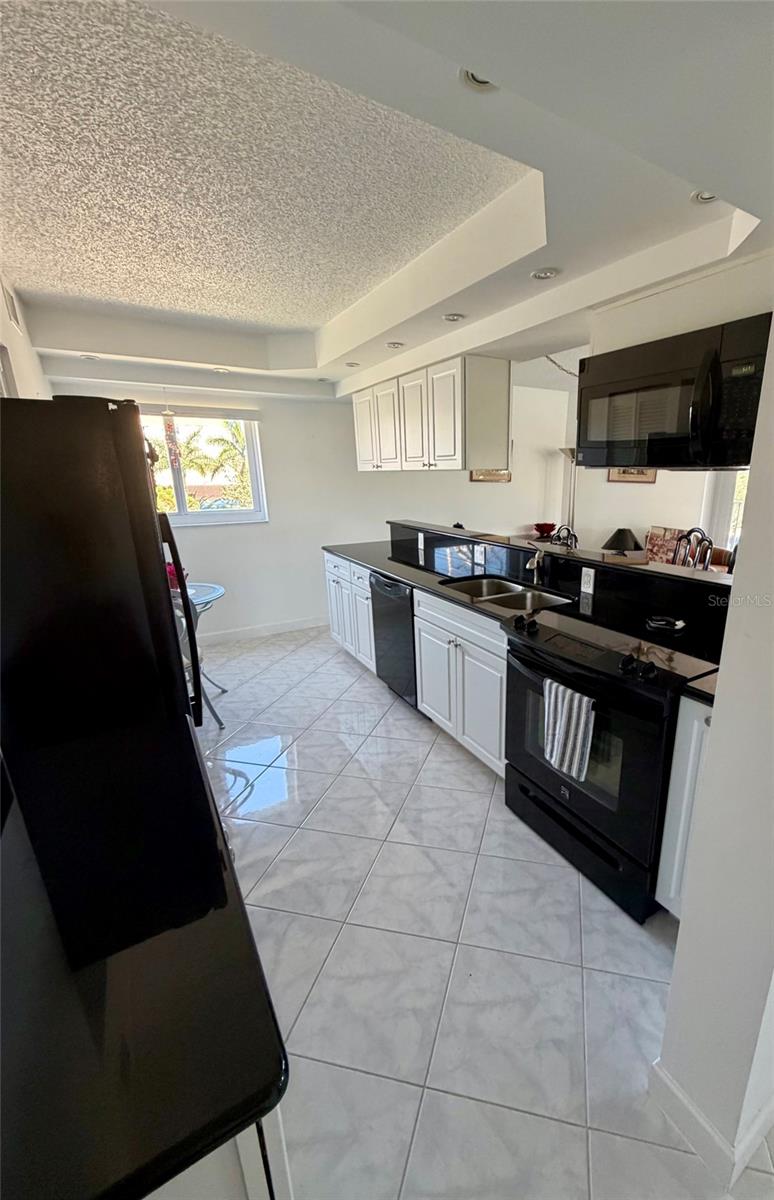 LA COTE CONDO - Residential