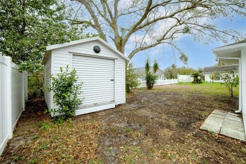 A home in DAVENPORT