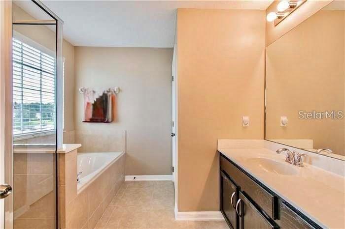 RIVERVIEW TWNHMS PH II - Residential