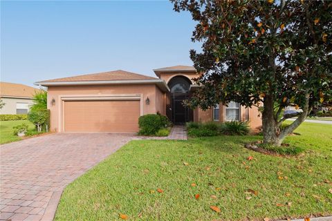 A home in WINTER HAVEN