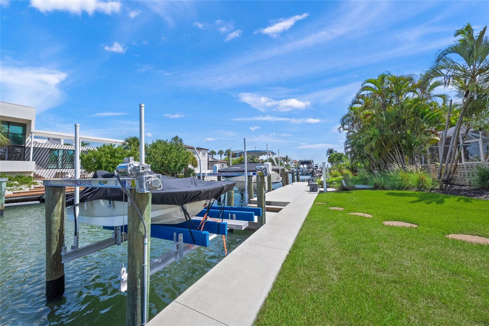 549 Halyard Ln, Longboat Key, FL, 34228, USA, 3 Bedrooms Bedrooms, ,2 BathroomsBathrooms,Residential,Active,549 Halyard Ln,A4696535