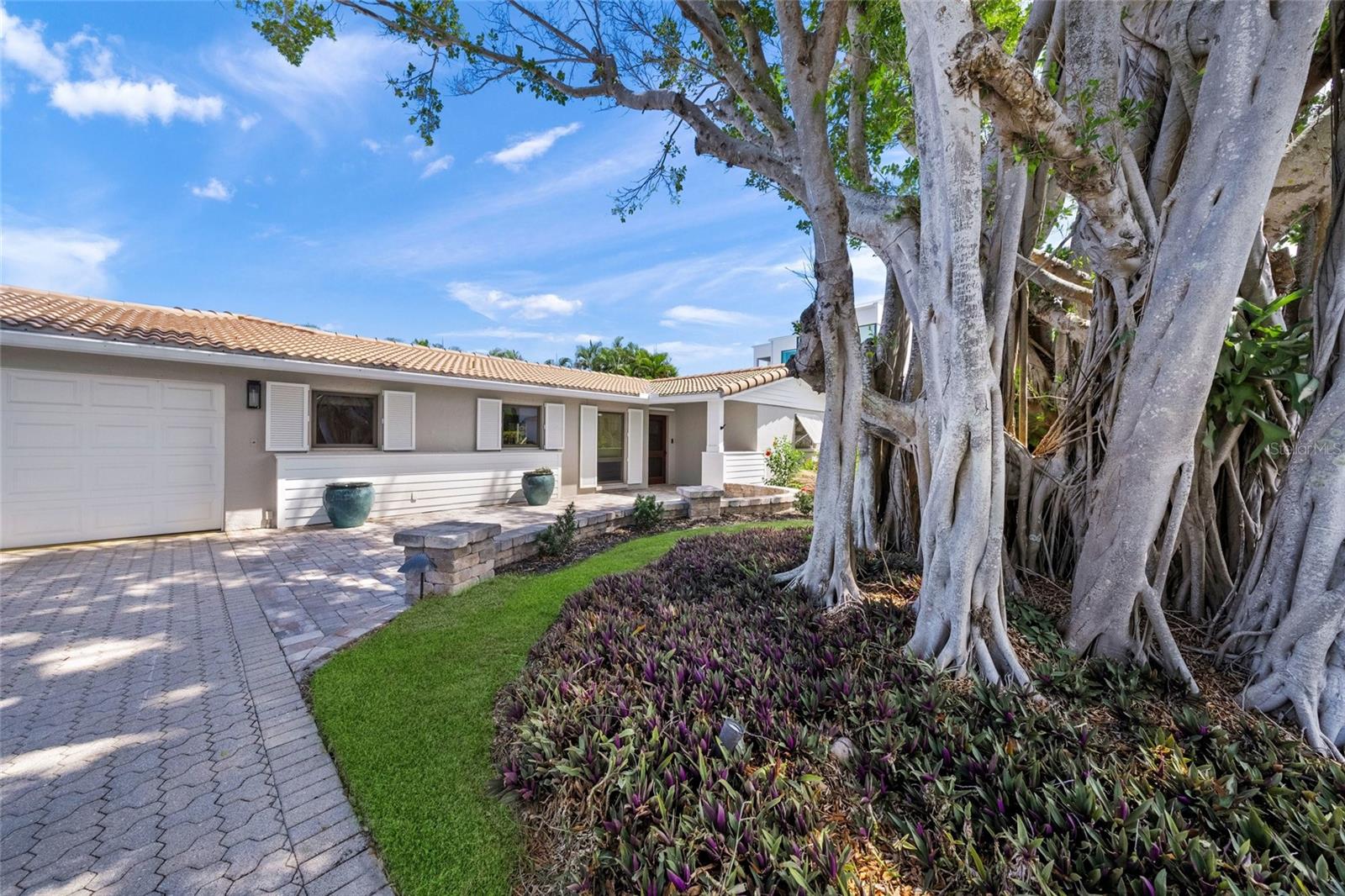 549 Halyard Ln, Longboat Key, FL, 34228, USA, 3 Bedrooms Bedrooms, ,2 BathroomsBathrooms,Residential,Active,549 Halyard Ln,A4696535