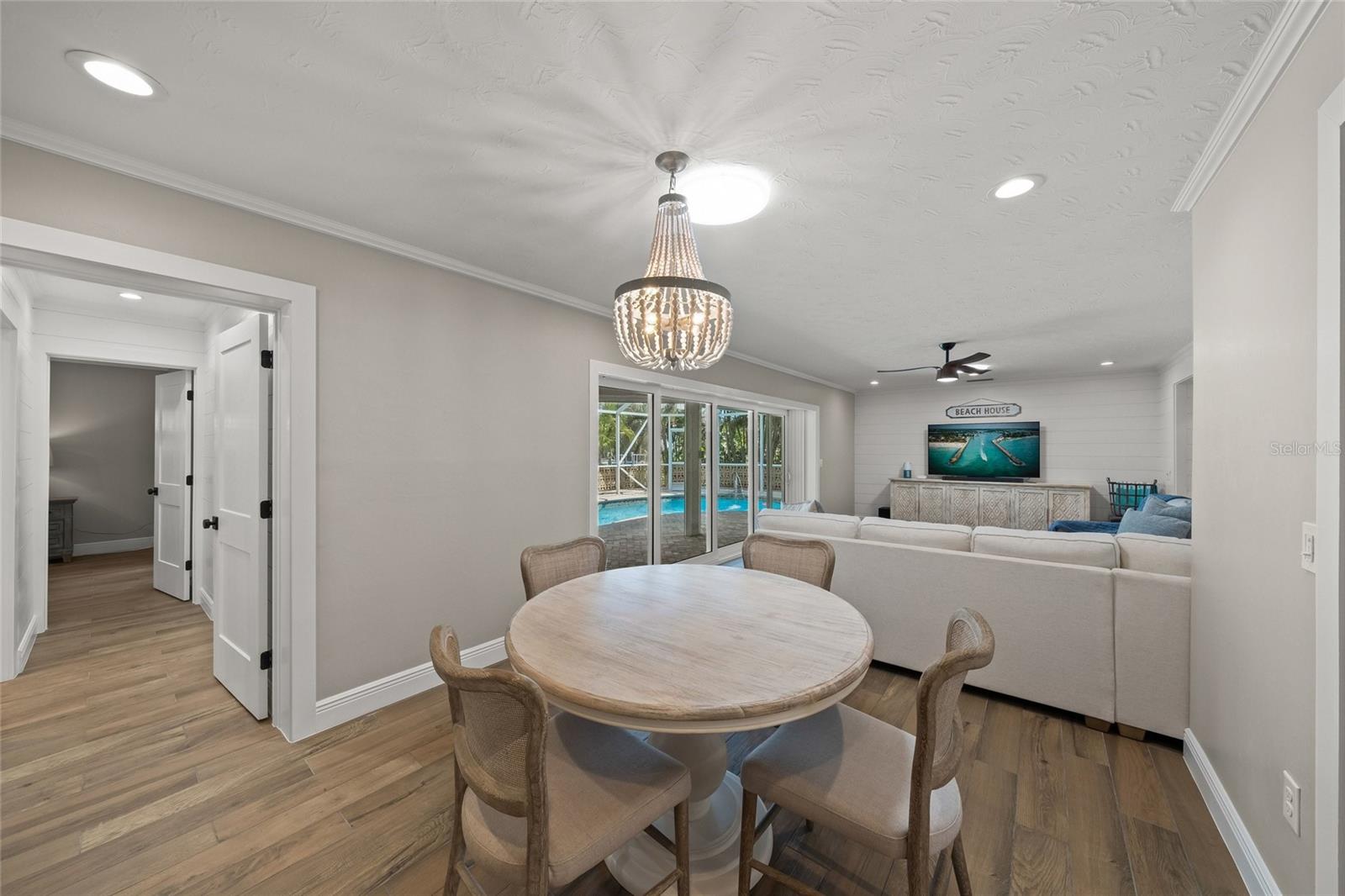 549 Halyard Ln, Longboat Key, FL, 34228, USA, 3 Bedrooms Bedrooms, ,2 BathroomsBathrooms,Residential,Active,549 Halyard Ln,A4696535