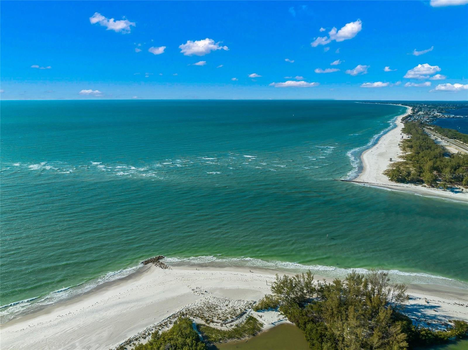 549 Halyard Ln, Longboat Key, FL, 34228, USA, 3 Bedrooms Bedrooms, ,2 BathroomsBathrooms,Residential,Active,549 Halyard Ln,A4696535