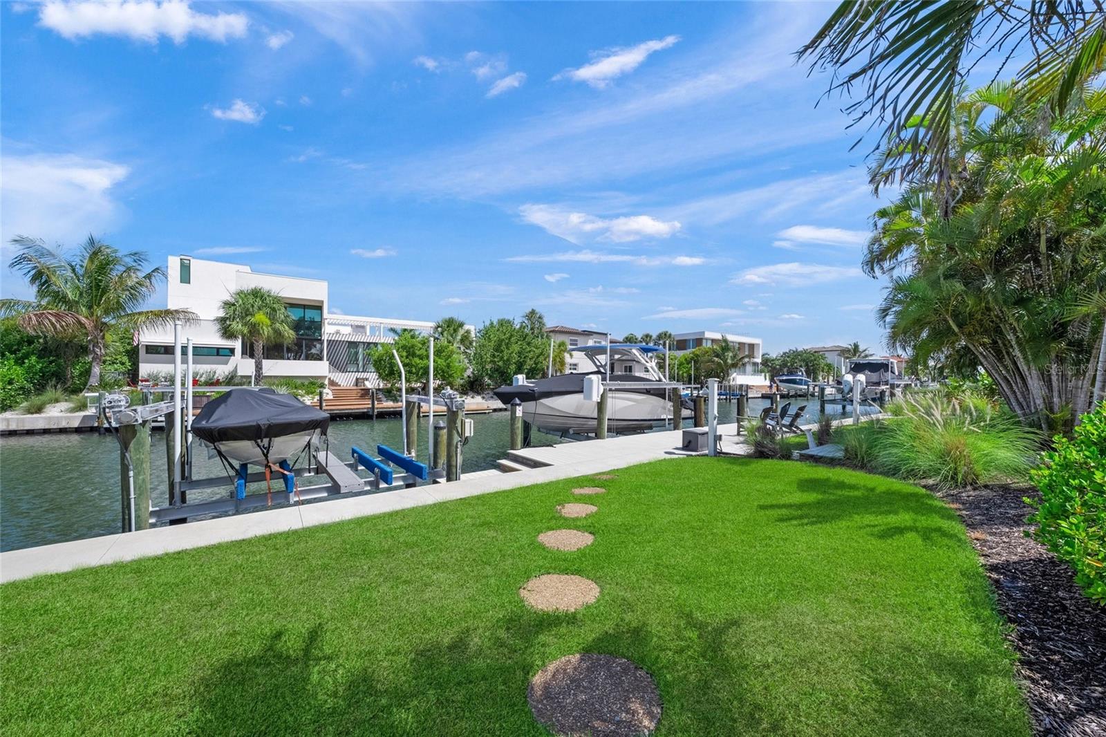 549 Halyard Ln, Longboat Key, FL, 34228, USA, 3 Bedrooms Bedrooms, ,2 BathroomsBathrooms,Residential,Active,549 Halyard Ln,A4696535