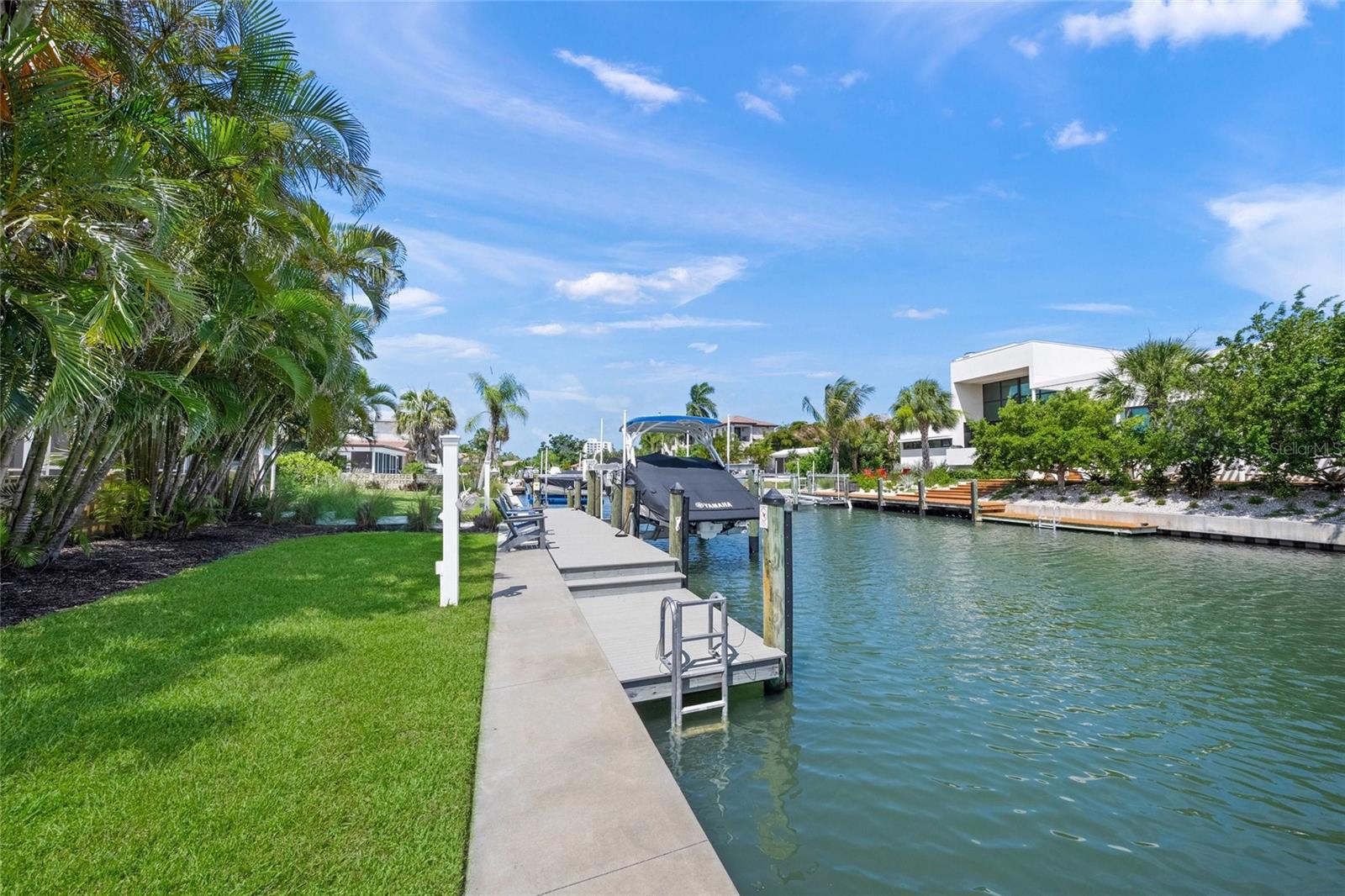 549 Halyard Ln, Longboat Key, FL, 34228, USA, 3 Bedrooms Bedrooms, ,2 BathroomsBathrooms,Residential,Active,549 Halyard Ln,A4696535