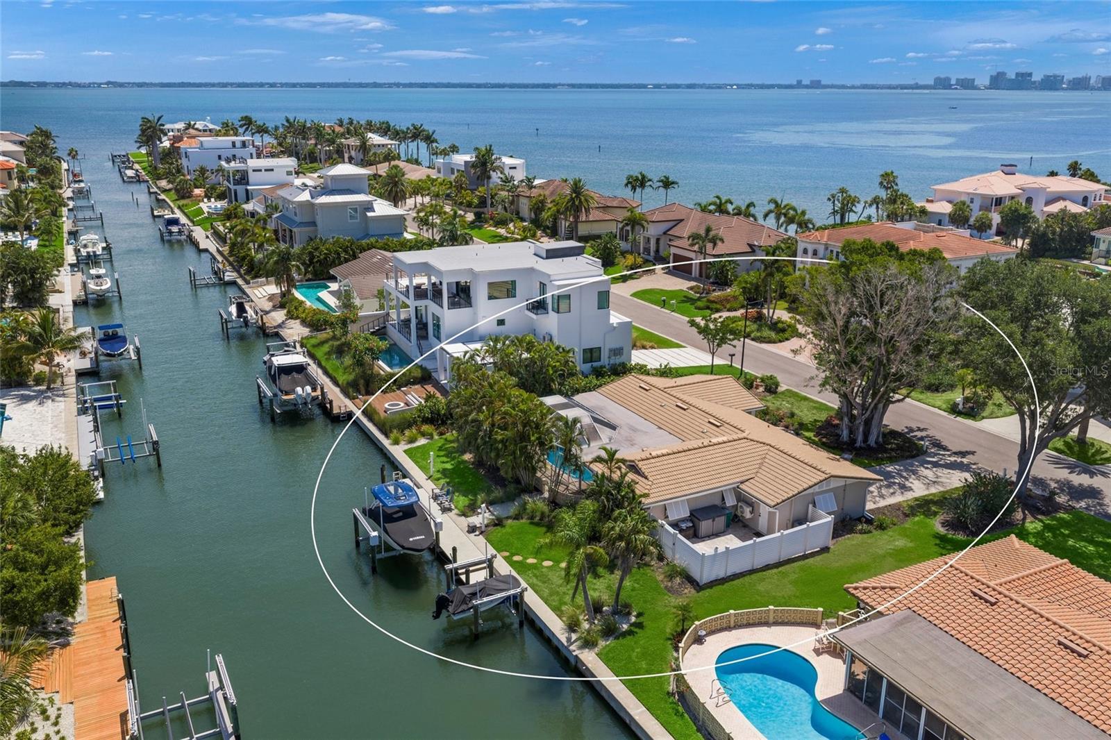 549 Halyard Ln, Longboat Key, FL, 34228, USA, 3 Bedrooms Bedrooms, ,2 BathroomsBathrooms,Residential,Active,549 Halyard Ln,A4696535