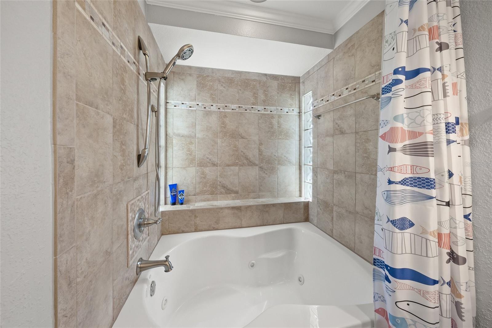 549 Halyard Ln, Longboat Key, FL, 34228, USA, 3 Bedrooms Bedrooms, ,2 BathroomsBathrooms,Residential,Active,549 Halyard Ln,A4696535