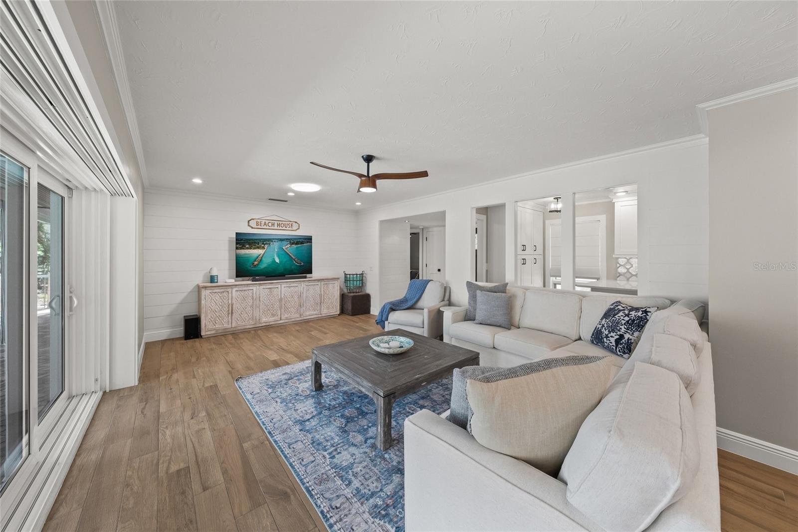 549 Halyard Ln, Longboat Key, FL, 34228, USA, 3 Bedrooms Bedrooms, ,2 BathroomsBathrooms,Residential,Active,549 Halyard Ln,A4696535