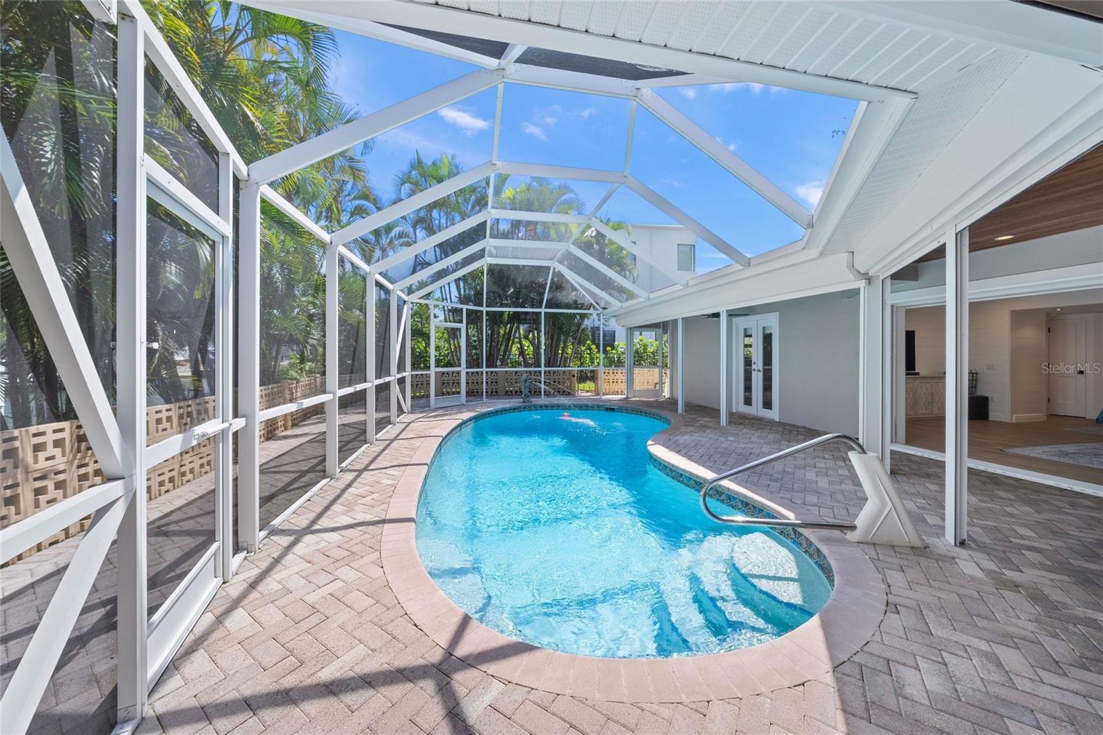 549 Halyard Ln, Longboat Key, FL, 34228, USA, 3 Bedrooms Bedrooms, ,2 BathroomsBathrooms,Residential,Active,549 Halyard Ln,A4696535
