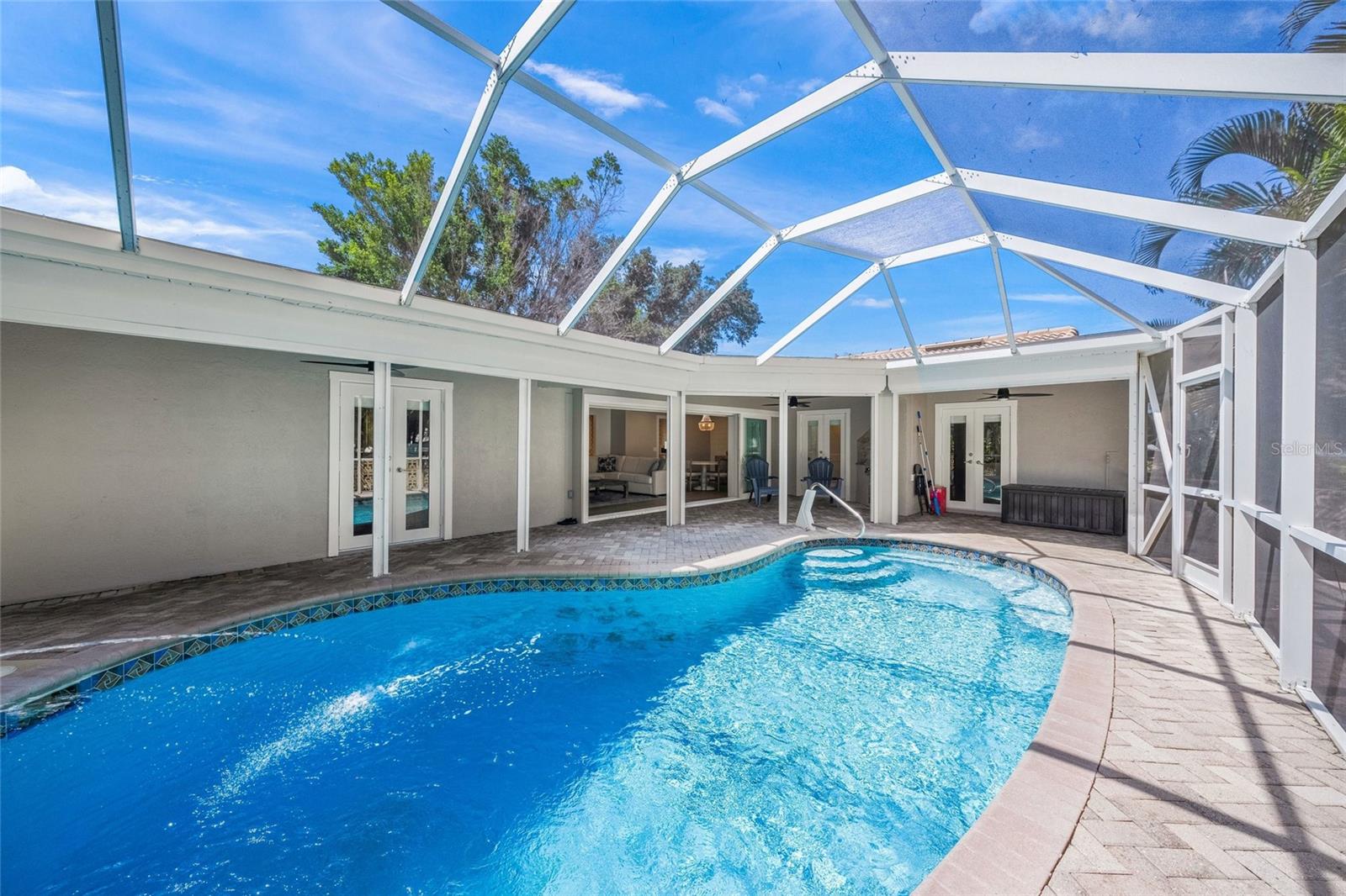 549 Halyard Ln, Longboat Key, FL, 34228, USA, 3 Bedrooms Bedrooms, ,2 BathroomsBathrooms,Residential,Active,549 Halyard Ln,A4696535