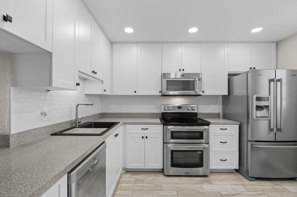 Photo of 3880 Ironwood Lane #208E, Bradenton, FL 34209 (MLS # A4668098)