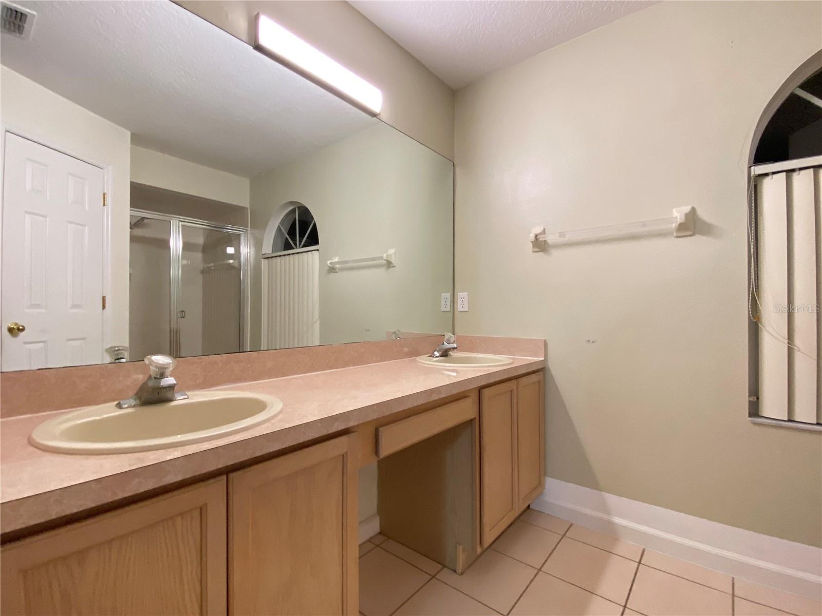 PINEHURST AT CYPRESS WOODS - Residential Lease