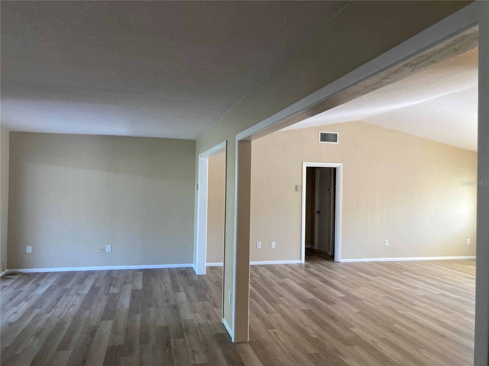 SUBURBAN ESTATES - Residential Lease