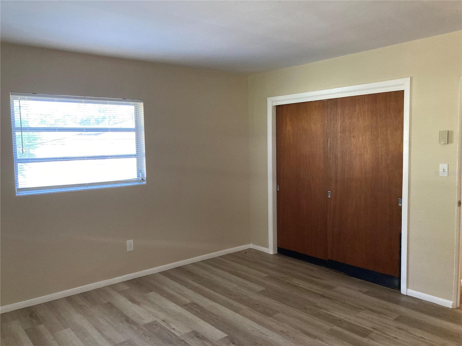 SUBURBAN ESTATES - Residential Lease