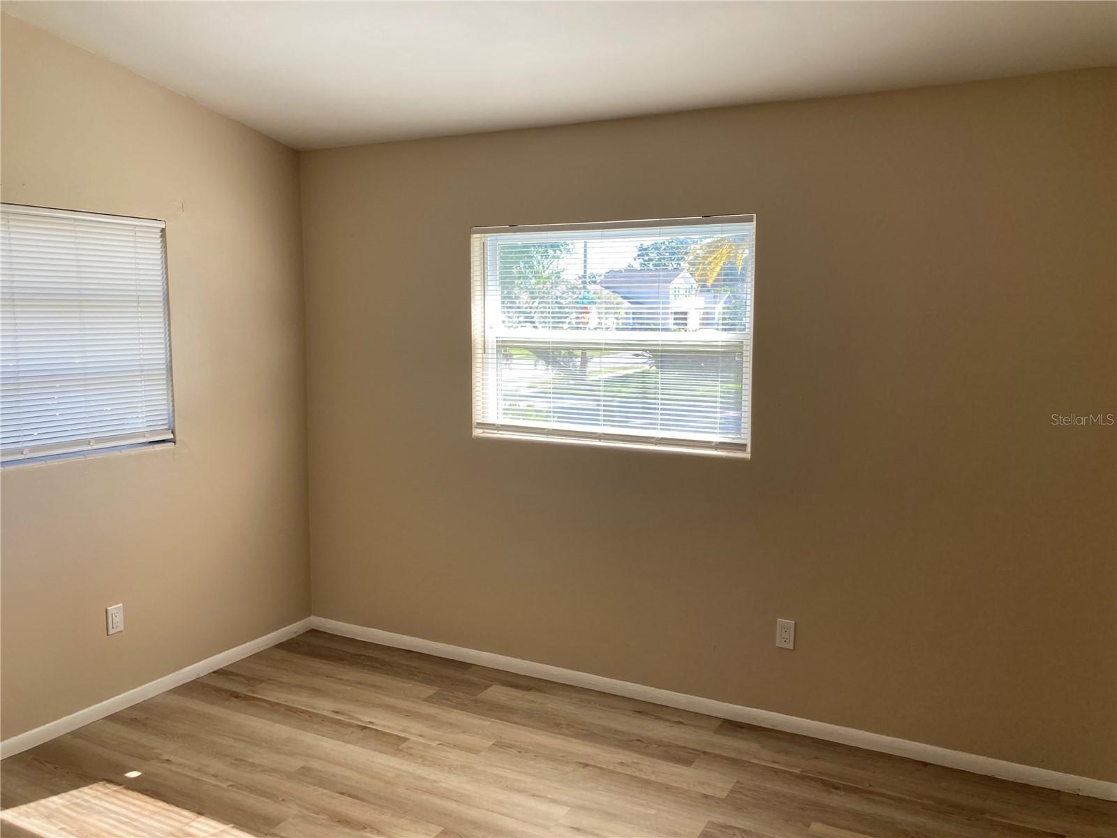 SUBURBAN ESTATES - Residential Lease
