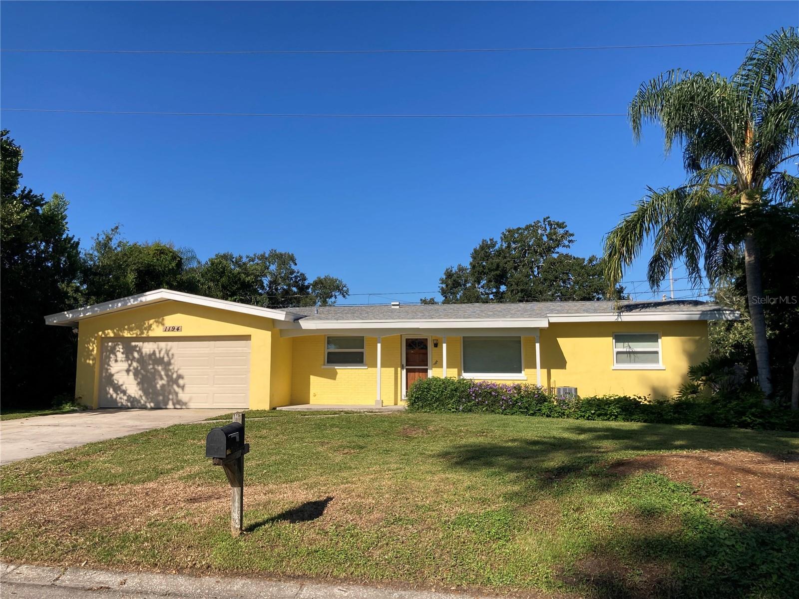 SUBURBAN ESTATES - Residential Lease
