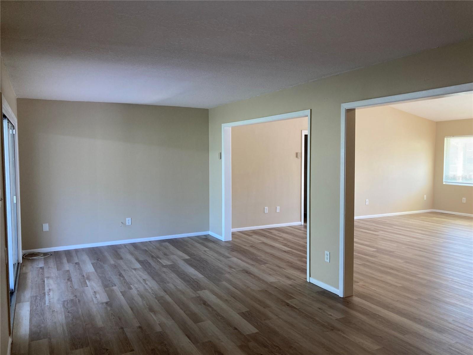 SUBURBAN ESTATES - Residential Lease