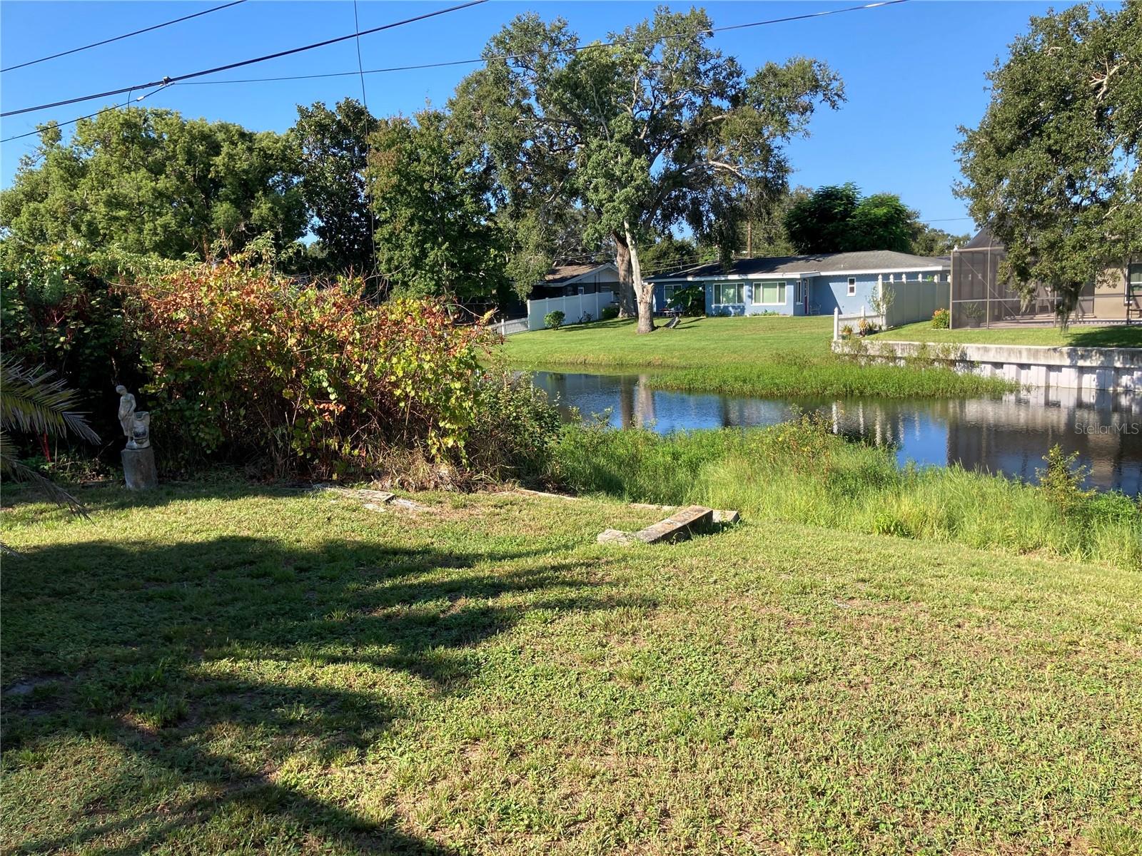 SUBURBAN ESTATES - Residential Lease