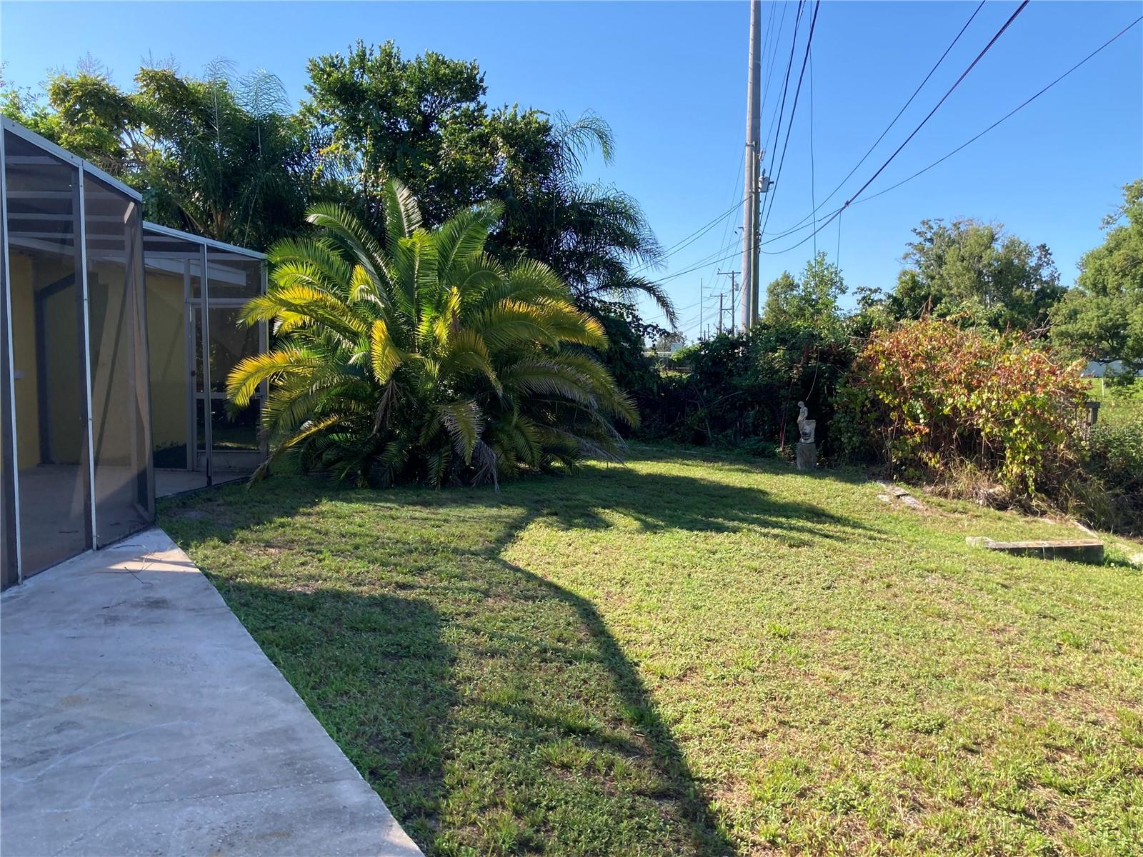 SUBURBAN ESTATES - Residential Lease
