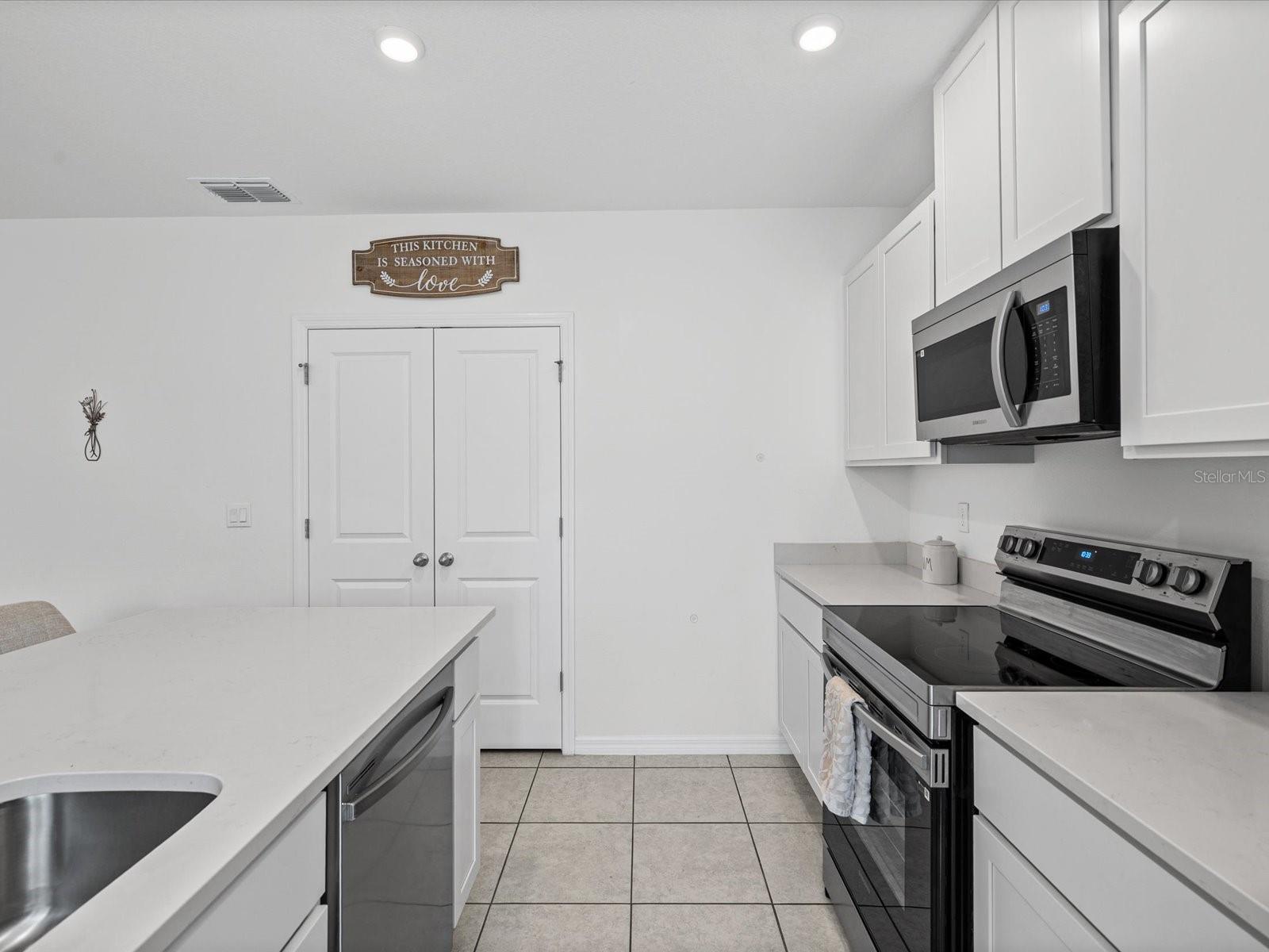 ROYAL HIGHLANDS UNIT 8  - 3360 - Residential