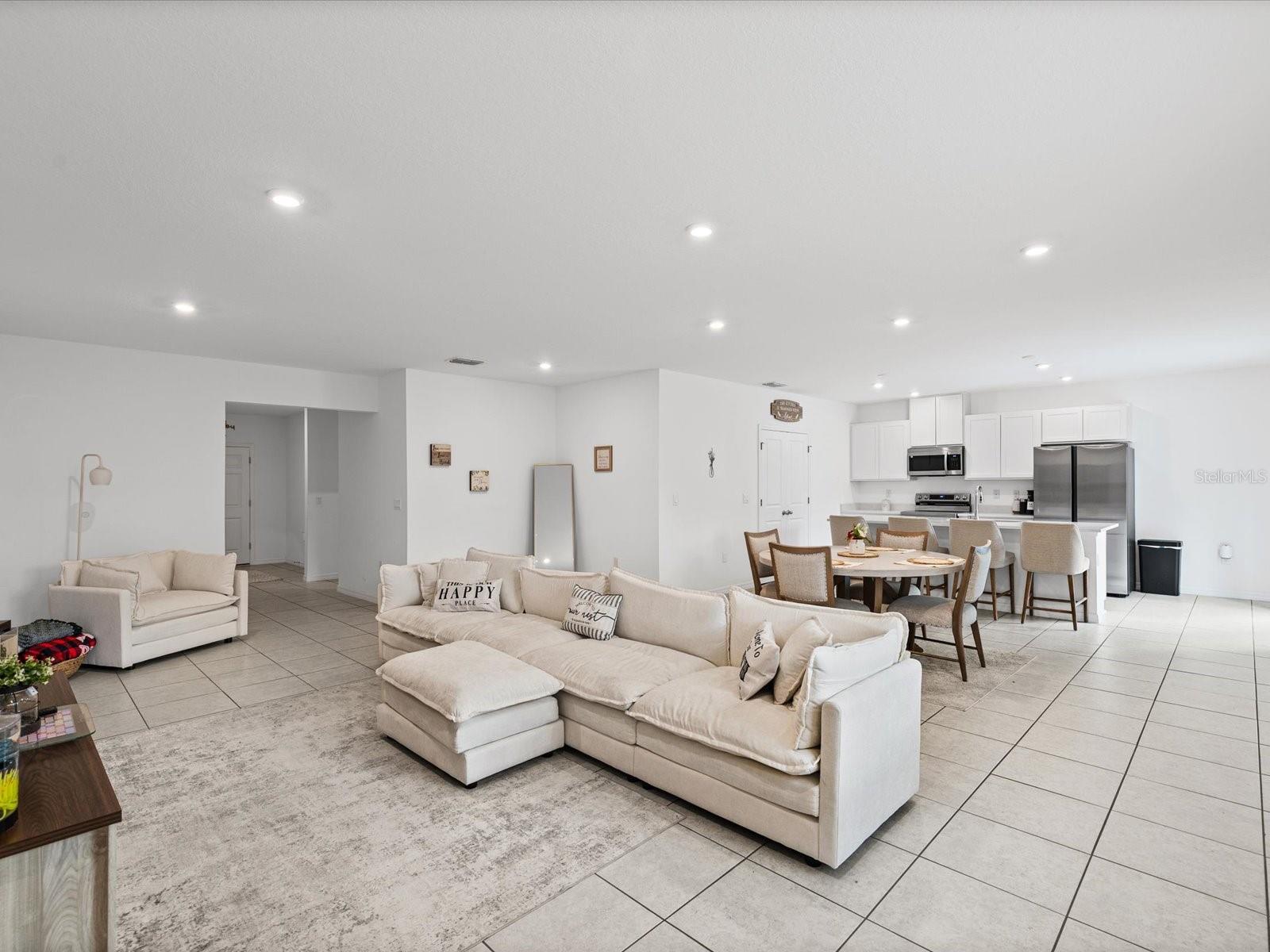 ROYAL HIGHLANDS UNIT 8  - 3360 - Residential