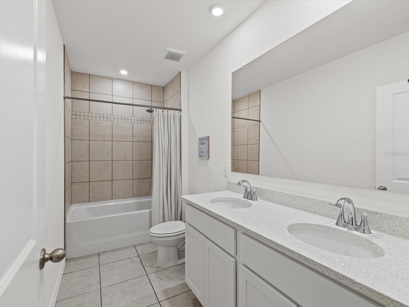 ROYAL HIGHLANDS UNIT 8  - 3360 - Residential