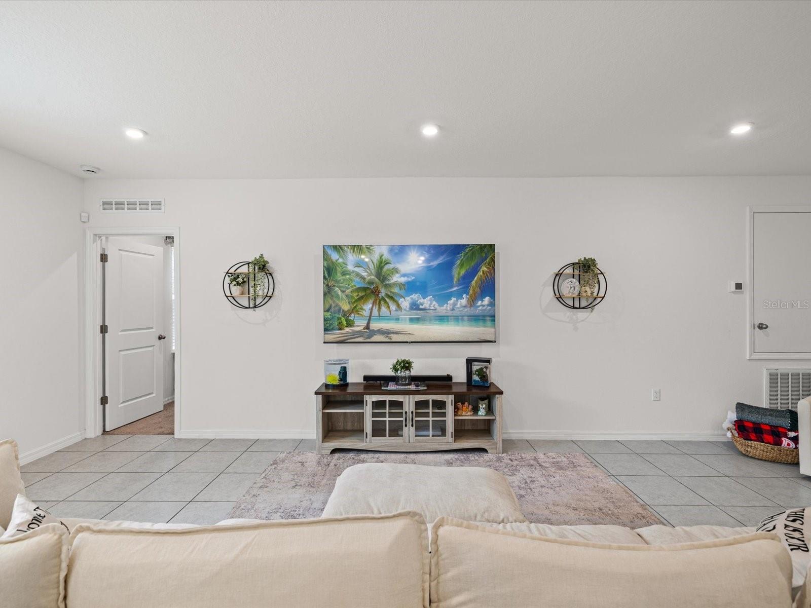 ROYAL HIGHLANDS UNIT 8  - 3360 - Residential