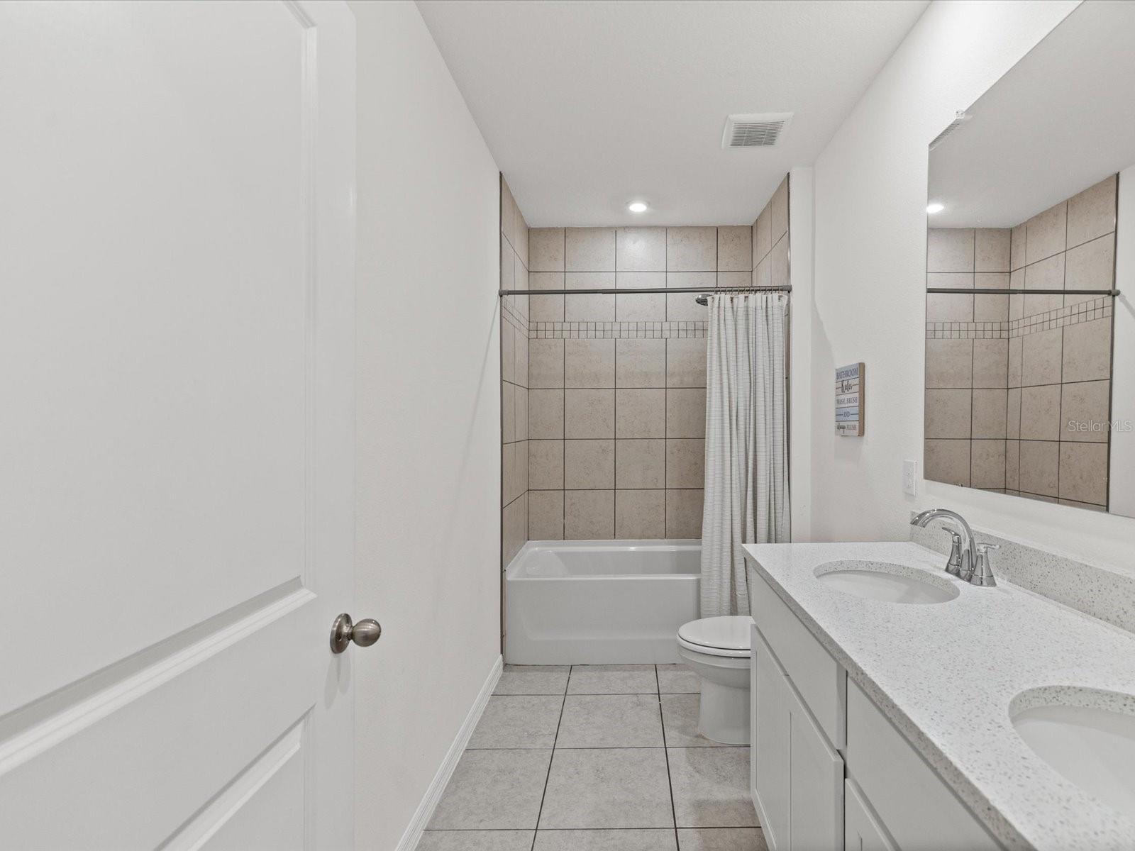 ROYAL HIGHLANDS UNIT 8  - 3360 - Residential