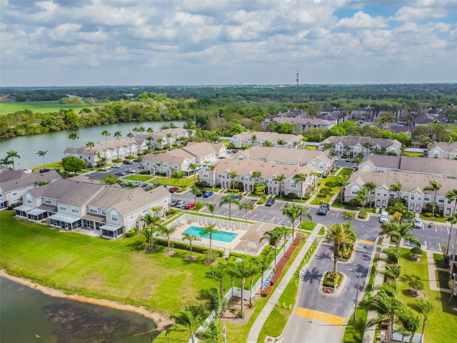 THE TWNHMS AT KENSINGTON PH - Residential