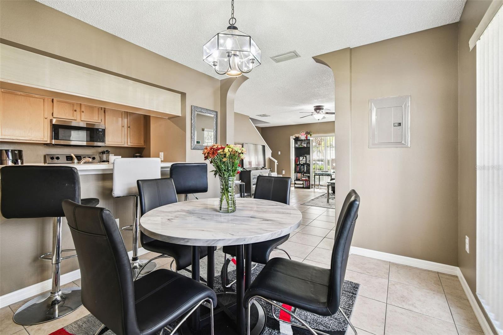 THE TWNHMS AT KENSINGTON PH - Residential